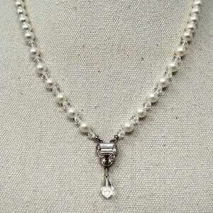 Vintage Faceted Crystal Bead Necklace‎ Faux Pearl Silver-Tone Classic Elegant